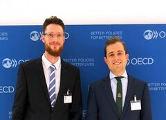 Mathias Cherbuin und Benedikt Kirchgässler bei einer OECD-Konferenz zum Thema Minen in Paris 
